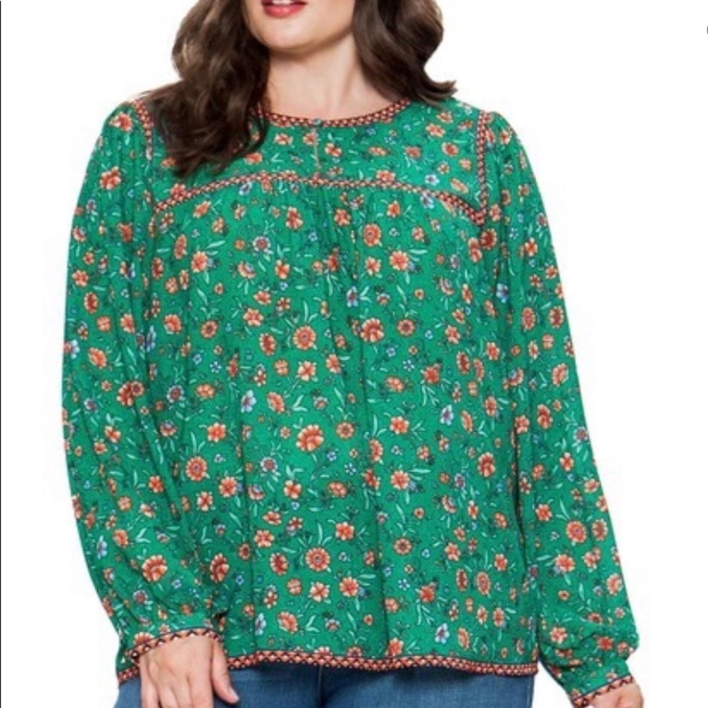 Flying Tomato floral long sleeve top. Size M